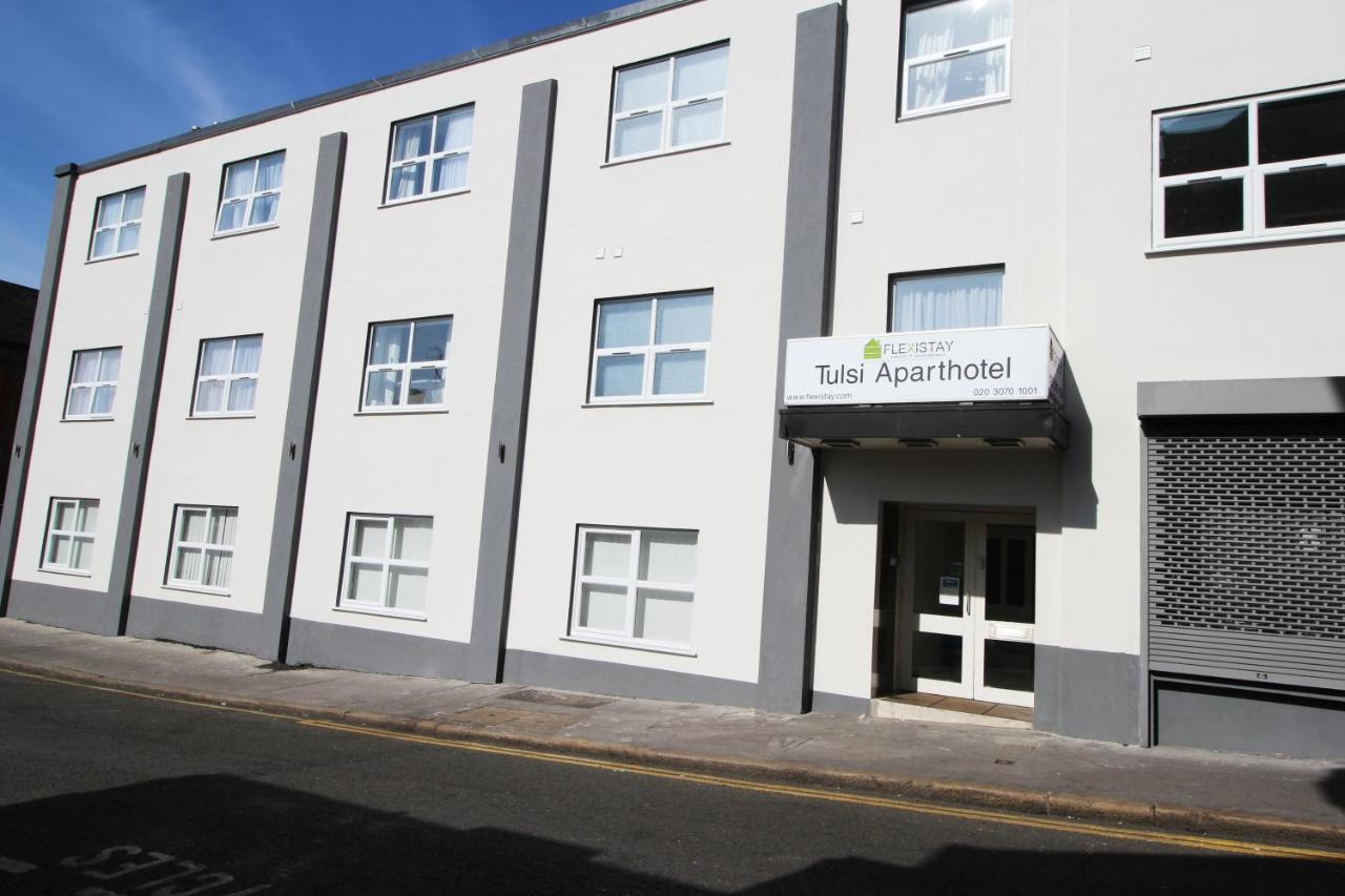 Flexistay Tulsi Aparthotel Croydon Bagian luar foto