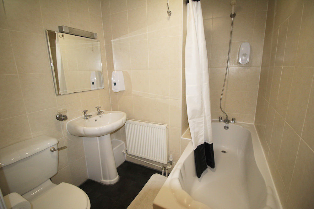 Flexistay Tulsi Aparthotel Croydon Bagian luar foto