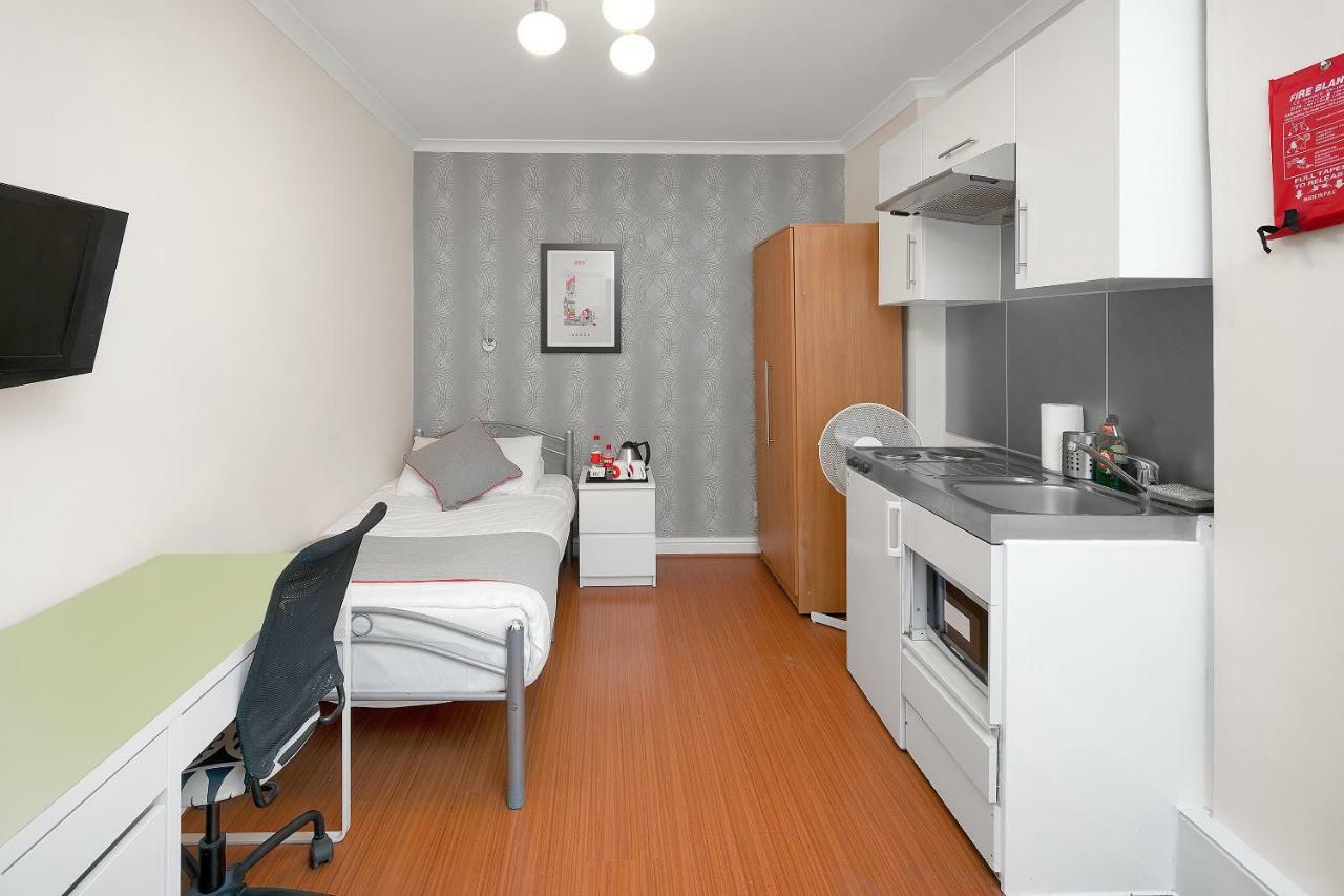 Flexistay Tulsi Aparthotel Croydon Bagian luar foto